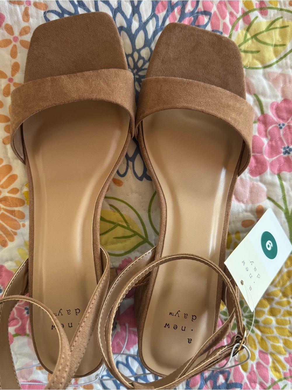 Nib size 9 a new day brown suede heels - Picture 4 of 5